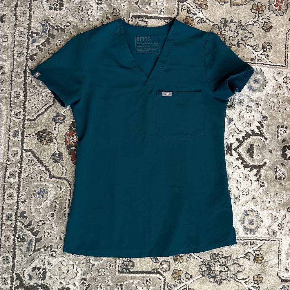 Catarina One-Pocket Scrub Top